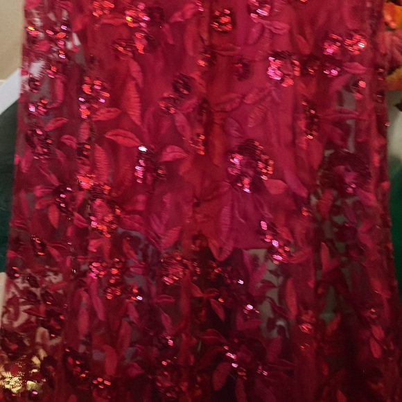 Blondie Nites - Red Gown - Picture 9 of 10